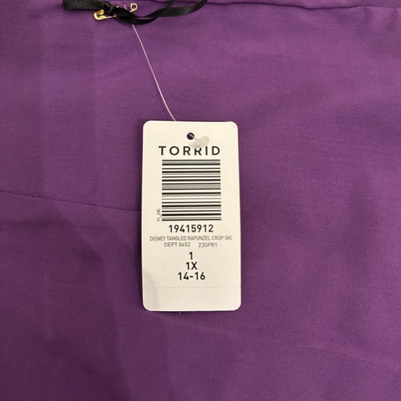 Torrid Disney Capri size 1 (14/16) - Picture 4 of 6